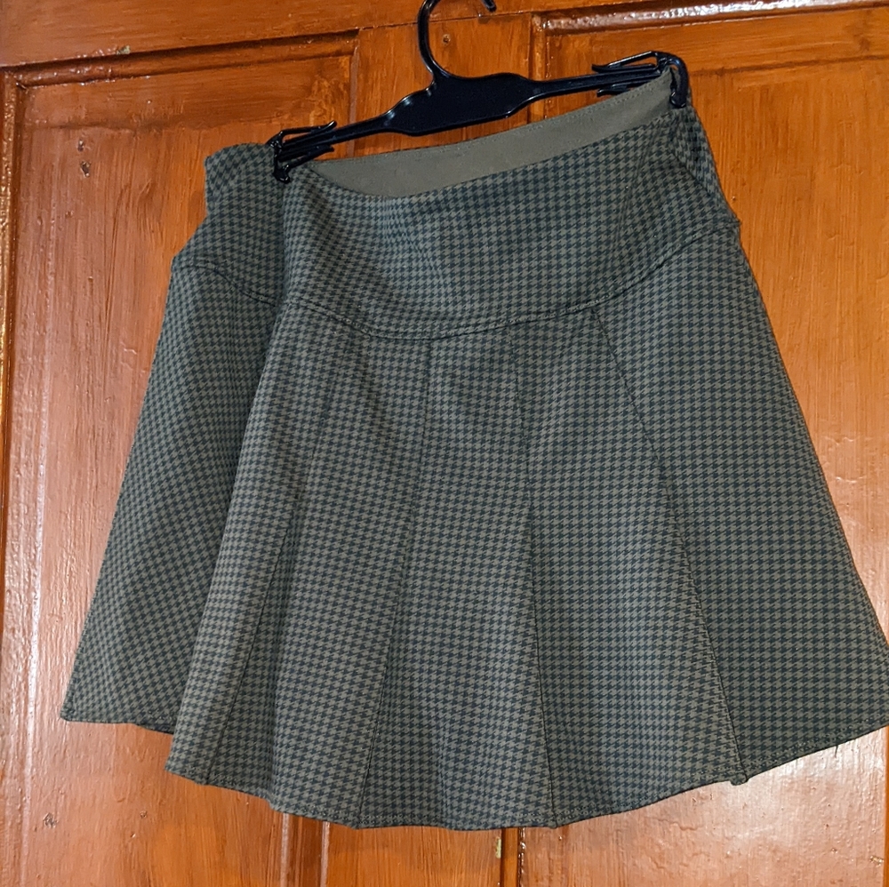 aerie Offline Olive Houndstooth Pleated Mini Skirt